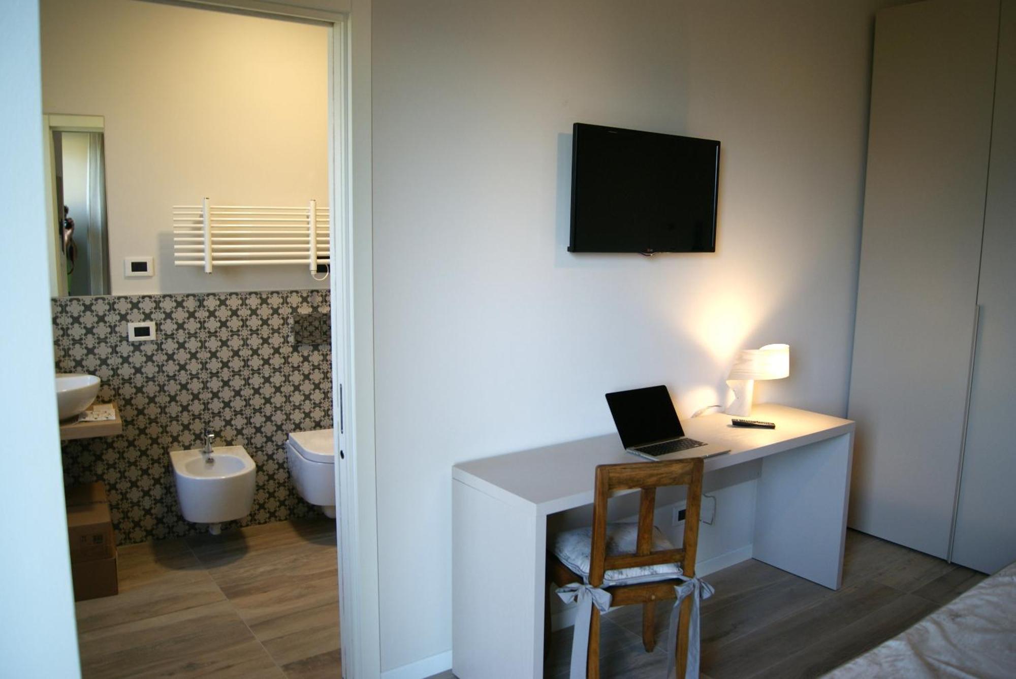 Daman Rooms & Breakfast Barzago Chambre photo