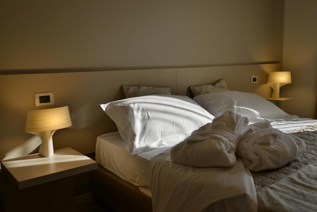 Daman Rooms & Breakfast Barzago Chambre photo