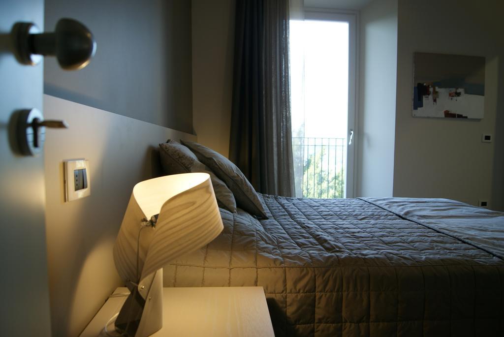 Daman Rooms & Breakfast Barzago Chambre photo